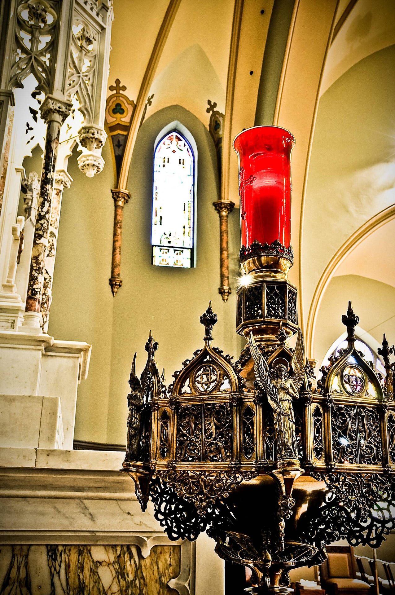 What Does the Red Candle Mean in a Catholic Church 